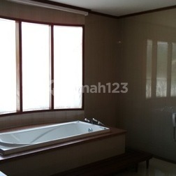 For Sale Menteng House Suitable for Conglomerate House in Central Jakarta 2