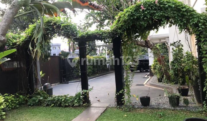 Disewakan Rumah Menteng Private Lift Jakarta Pusat
