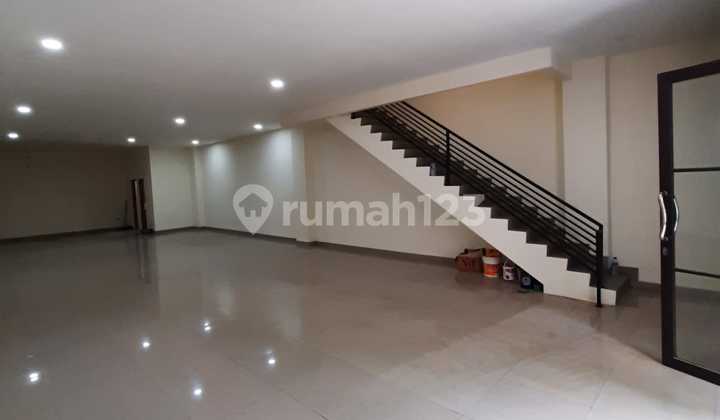 Dijual Ruko Area Strategis Dekat dengan Mall Ambassa