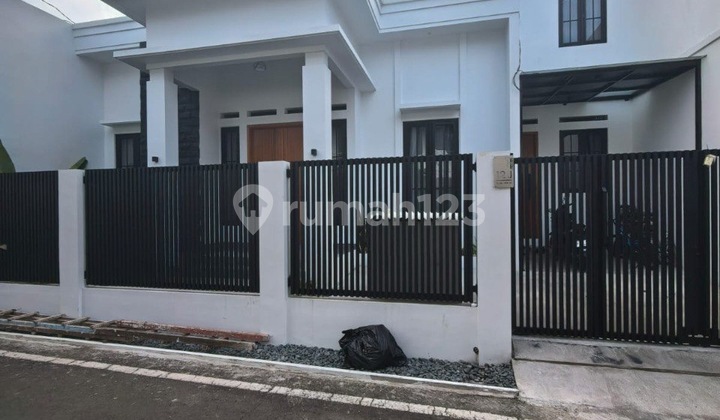 Dijual Rumah Baru Siap Huni di Jalan Letjen S. Parman , Blimbing, Kota Malang 1