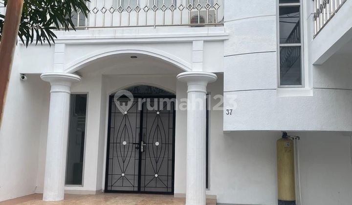 2-Storey House Ready to Occupy, Strategic Location in Lippo Cikarang, Bekasi 2-Storey House Ready to Occupy, Strategic Location in Lippo Cikarang, Bekasi