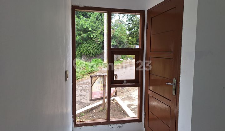 Miliki Rumah Impian dengan Desain Minimalis Modern di Kawasan Bebas Banjir, Lingkungan Aman, Nyaman, dan Cocok untuk Hunian Keluarga Maupun Investasi. Dirancang dengan Tata Ruang Fungsional, Pencahayaan Alami yang Optimal, serta Material Berkualitas untuk 2