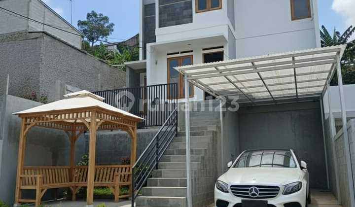 Luxury Living! Rumah Minimalis 2 Lantai View Pegunungan Cileunyi Luxury Living! Rumah Minimalis 2 Lantai View Pegunungan Cileunyi