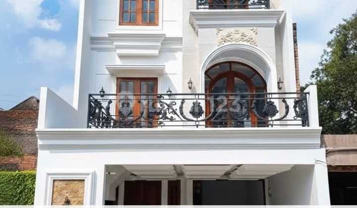 Rumah Mewah Akses Mobil Kali Bata Jakarta Selatan