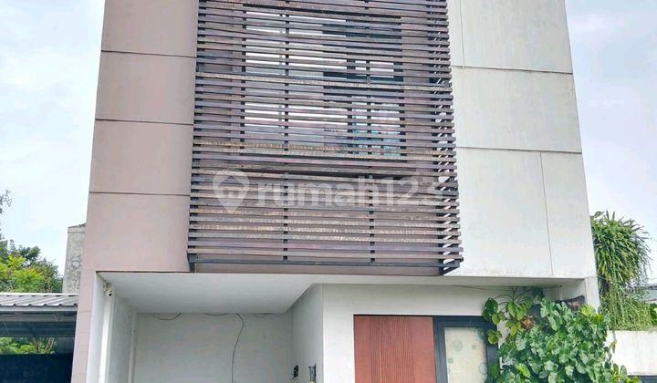 Rumah 2 Lantai Full Funiture Akses 2 Mobil Bonus Kolam Renang 2