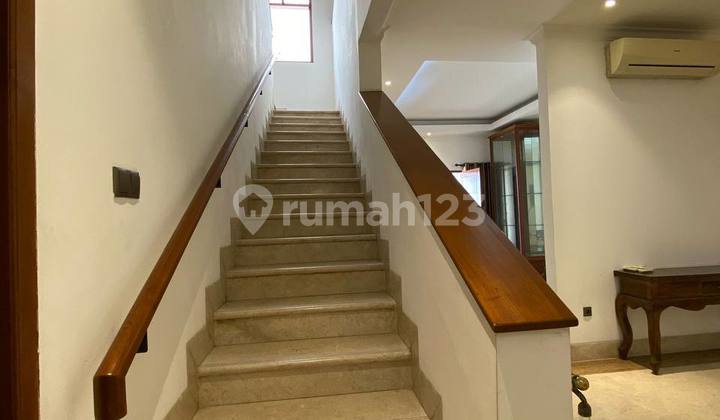 For Rent Beautiful and Comfortable House in Menteng 2