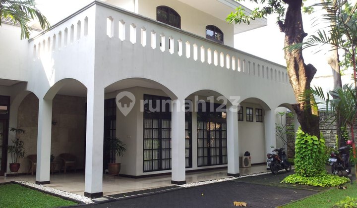 Dijual Rumah Siap Huni Cantik di Kemang