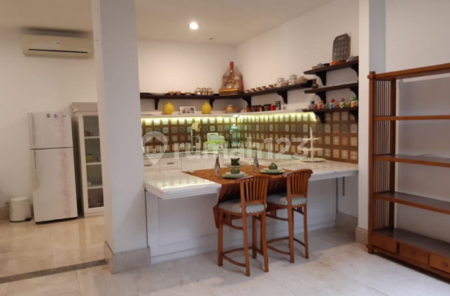 Disewakan Rumah 2 Lantai Lingkungan Nyaman 2