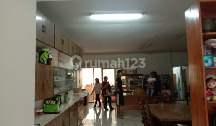Dijual Rumah Tua Hitung Tanah Zona Komersial