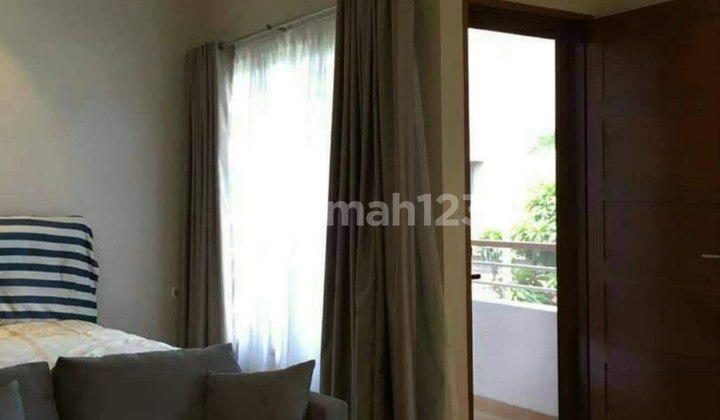 For Sale 4-Storey House Semi-Furnished East Facing 2