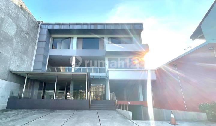 Disewakan Mini Building Area Komersial Pinggir Jalan Raya Disewakan Mini Building Area Komersial Pinggir Jalan Raya