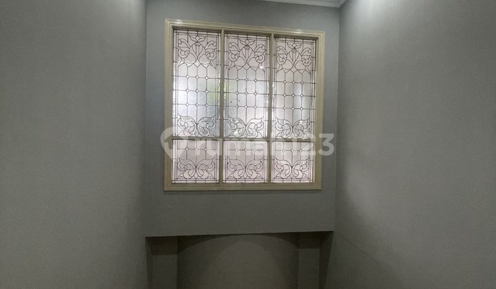 Dijual Rumah Area Tenang di Menteng 2