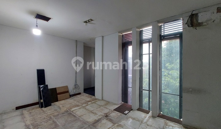 Dijual Mini Building Posisi Hoek Semi Furnish