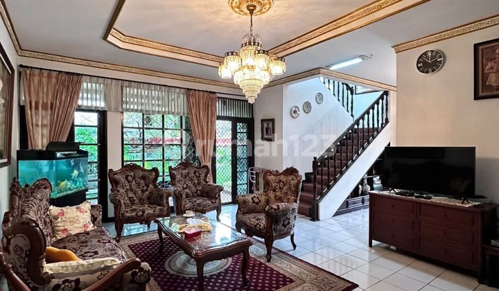 Dijual Rumah 2 Lantai Posisi Hoek di Pondok Indah