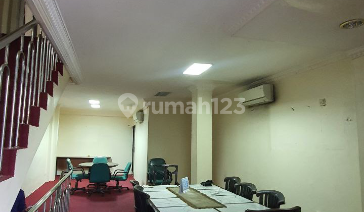 Disewakan Ruko 5 Lantai Murah di Menteng Disewakan Ruko 5 Lantai Murah di Menteng