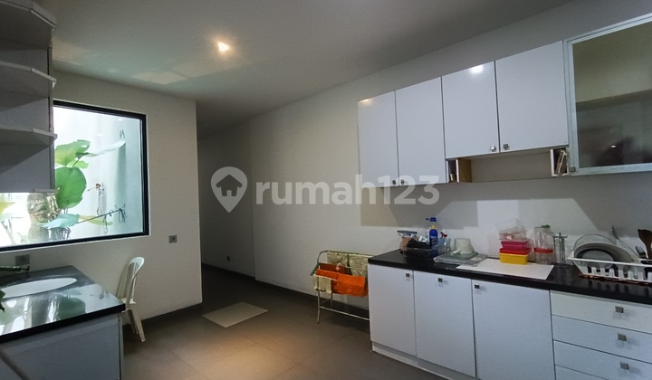 Dijual Rumah Cantik Design Aesthetic Hadap Timur 2