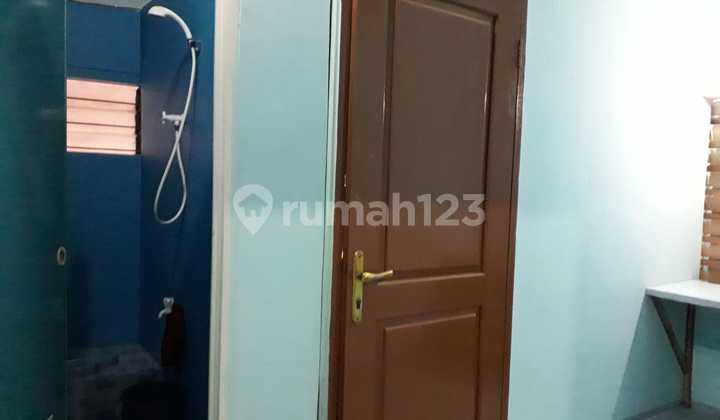 For Sale: 14-Room Boarding House Facing East, Strategic Location 2