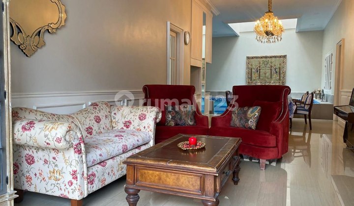 Disewakan Rumah Cantik Full Furnish di Scbd