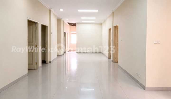 For Sale!!! Dibawah NJOP! Mini Building 2 Lantai Hanya Hitung Tanah di Ragunan. Jakarta Selatan