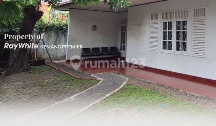 Rumah Lama Zona Komersil Lokasi di Jatipadang Raya, Ps Minggu, Jakarta Selatan