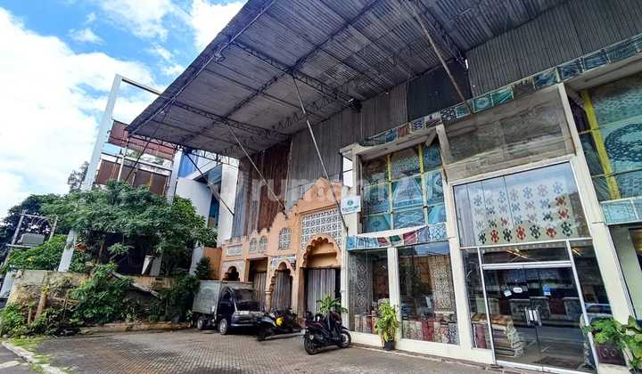 Lahan Komersil Cocok untuk Usaha, Kemang Raya, Jakarta Selatan.