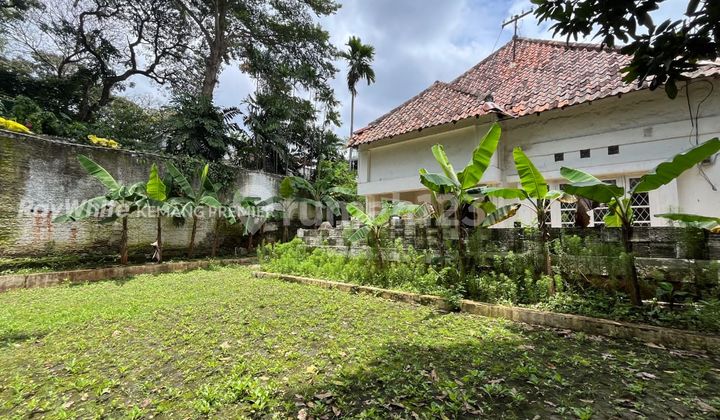 Dijual Cepat!!! Rumah Lama di Kawasan Elit Menteng, Jakarta Pusat. 2