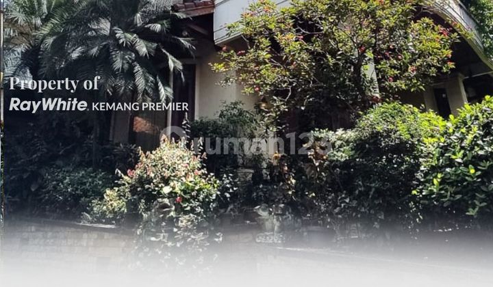 Classic European Style House, Beautiful, Well-Maintained in Villa Cinere Mas