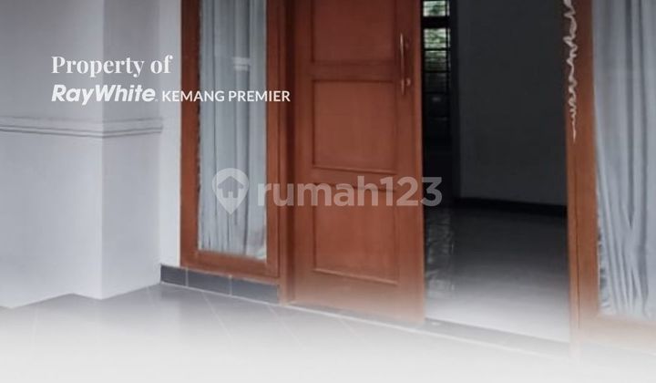 Old 1-Story House in Samali Ujung, West Pejaten, South Jakarta