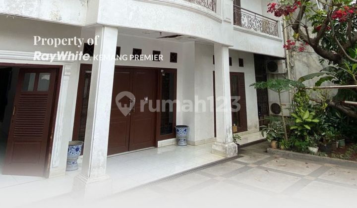Rumah Lama Mendekati NJOP di Jl. Bangka, Jakarta Selatan