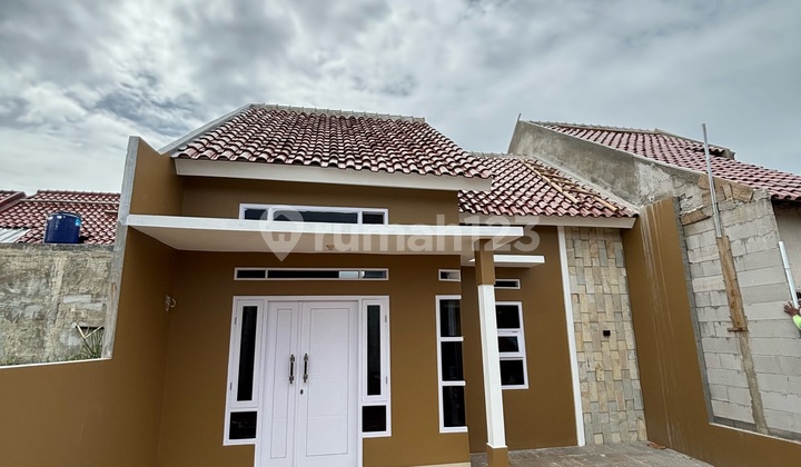 Rumah 3 Kamar Tidur Lokasi Strategis di Depok 2