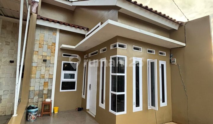 Rumah Mezzanine Minimalis Strategis Dekat Tol Sawangan Depok