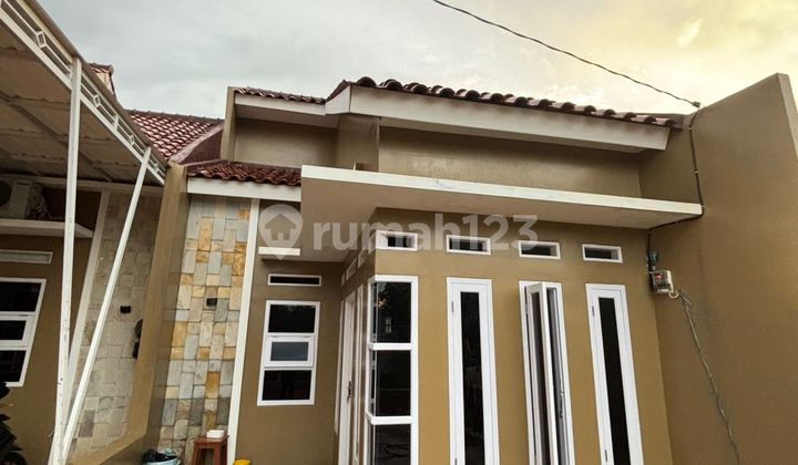 Rumah Mezzanines Strategis 3 Kamar Tidur di Sawangan Depok