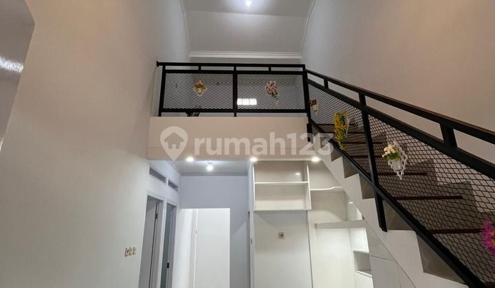 Rumah Mezzanine Semi 2 Lantai 3 Kamar Tidur di Sawangan Depok 2