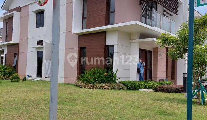 Dijual Rumah Mewah Burgundry Residence 3 Br Luas 183M2 Siap Huni Sumarecon Bekasi Jawa Barat