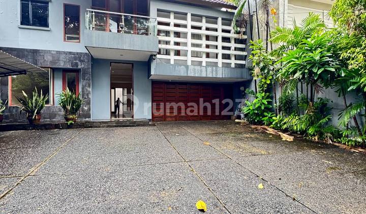 Disewakan Cepat Rumah 3 Br Luas 389 M2 2 Lantai Bagus Menteng, Jakarta Pusat
