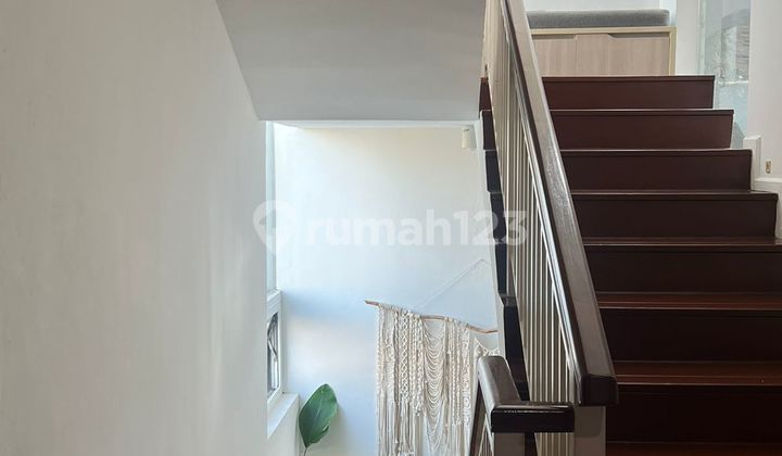 For Sale House Position Hook in Ozone Residence 3+1 Br Area 350 M2 - Ready to Occupy & Strategic Location, Pesanggrahan South Jakarta 2