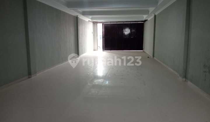 Ruko Jln Terusan Kopo Katapang 240.0 M² Unfurnished 2