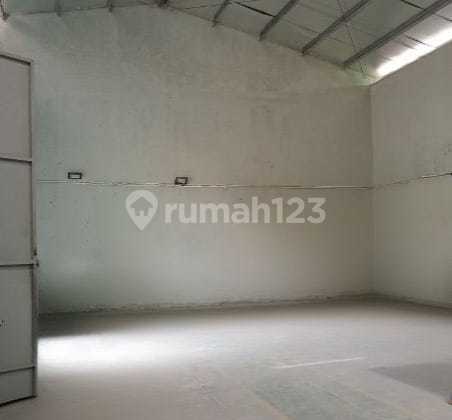 Warehouse with Office Space and Truck Access in Manglid