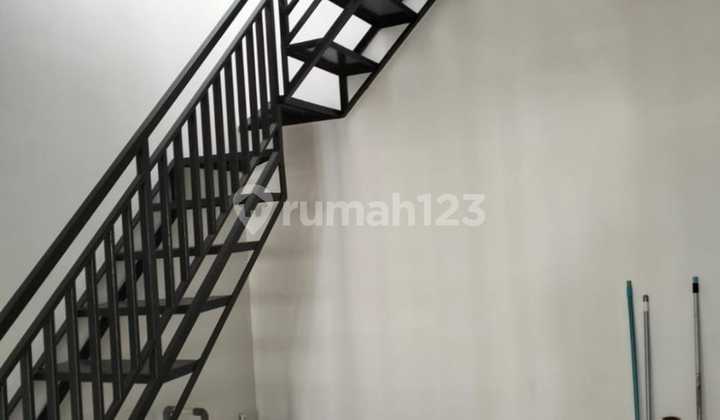 18Al Disewakan Rumah 8X18m2 Semi Furnish Riviera Puri Karang