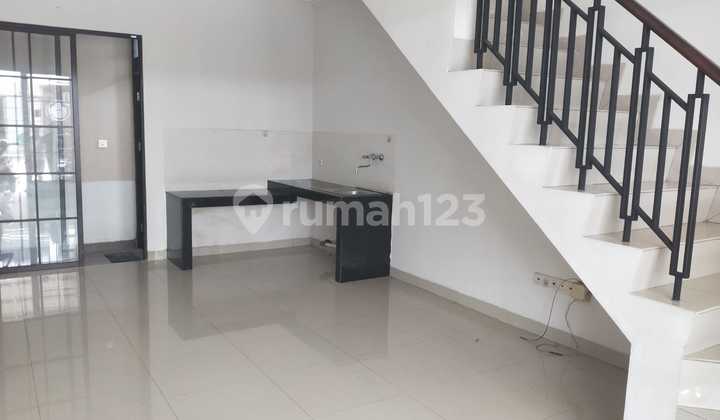 5Aldisewakan Rumah Green Lake City Cluster East Asia