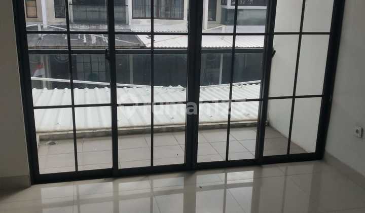 5Aldisewakan Rumah Green Lake City Cluster East Asia 2