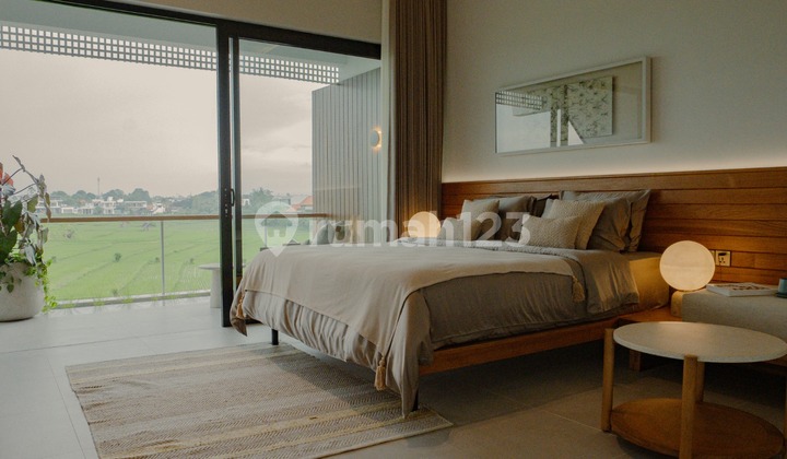 Move-In Ready! Freehold Villa - Only 8 Units Available