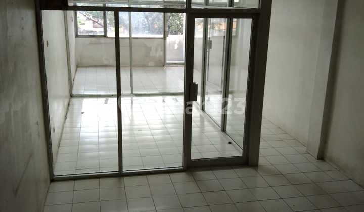 For Rent: 4-Story Shop House in Pondok Indah Commercial Area 2