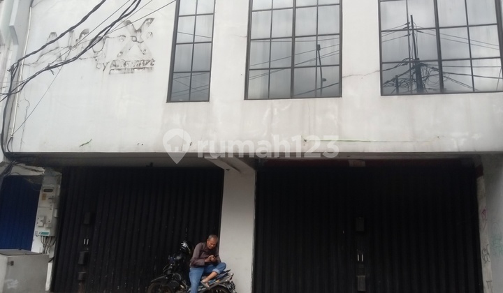 For Rent: 2-Storey Shophouse in Ciputat Commercial Area 2