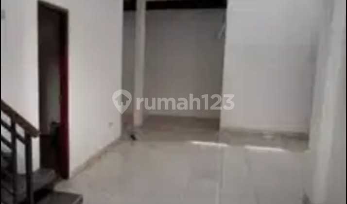 For Rent 3-Story Shop House in Plaza Pondok Indah 3 2