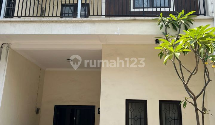 Disewakan Rumah 2 Lantai di Lenteng Agung Disewakan Rumah 2 Lantai di Lenteng Agung