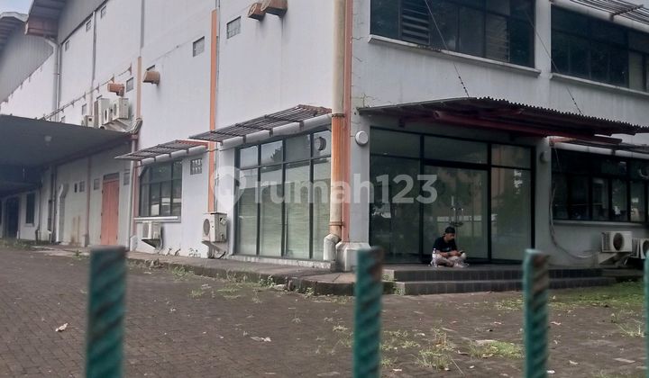 Large Warehouse for Rent in Taman Tekno