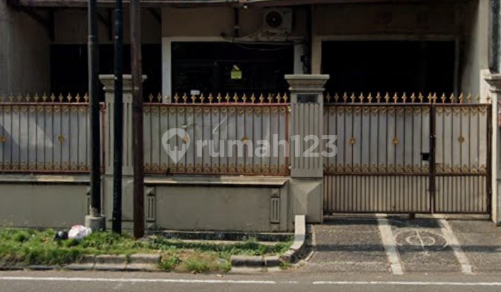 Disewakan Rumah 2 Lantai di Bintaro Disewakan Rumah 2 Lantai di Bintaro