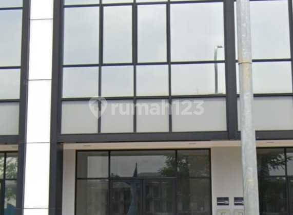 For Rent New 3-Storey Shop House in Fatmawati Commercial Area For Rent New 3-Storey Shop House in Fatmawati Commercial Area