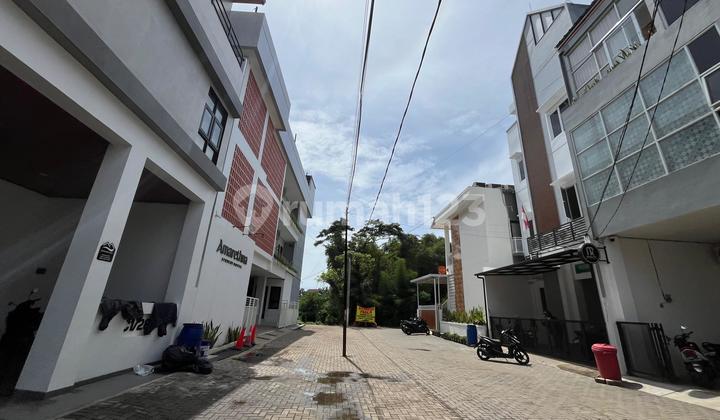 Kosan 3 Lantai 26 Kamar di Jatinangor Full Wifi, Ac & Water Heater Kosan 3 Lantai 26 Kamar di Jatinangor Full Wifi, Ac & Water Heater